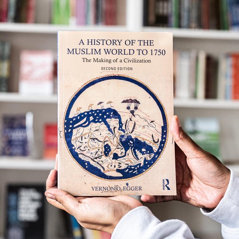 A History of the Muslim World to 1750